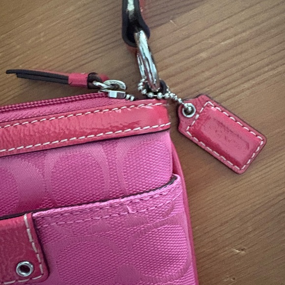 Coach Signature Collection Peony Pink Crossbody Bag - New! - Picture 4 of 7